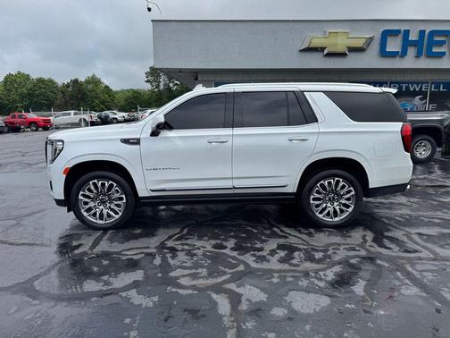 White Frost Tricoat 2023 GMC Yukon Denali Ultimate