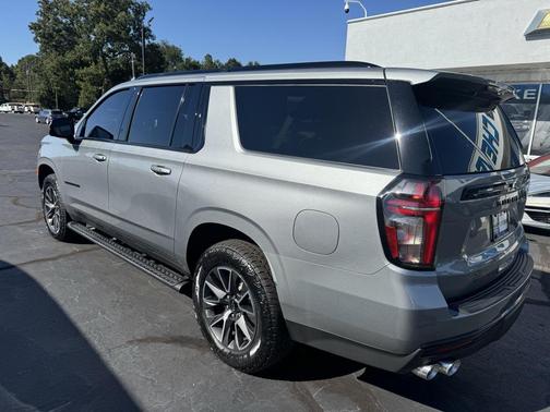 2023 Chevrolet Suburban 4WD Z71