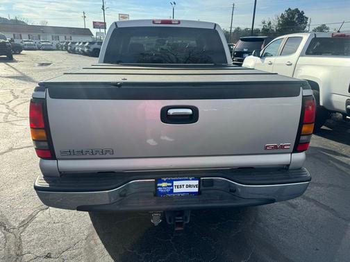 2005 GMC Sierra 1500 SLE Crew Cab