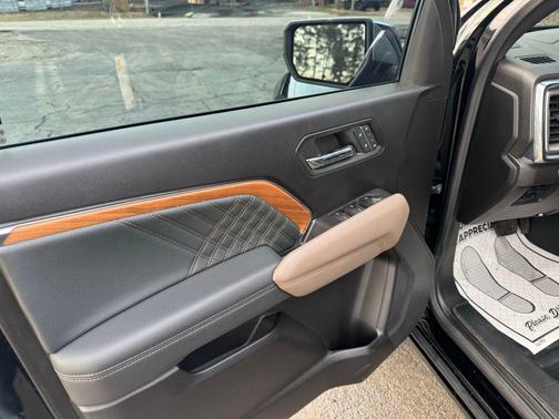 2024 GMC Canyon Denali