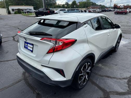 Blizzard Pearl 2018 Toyota C-HR XLE Premium