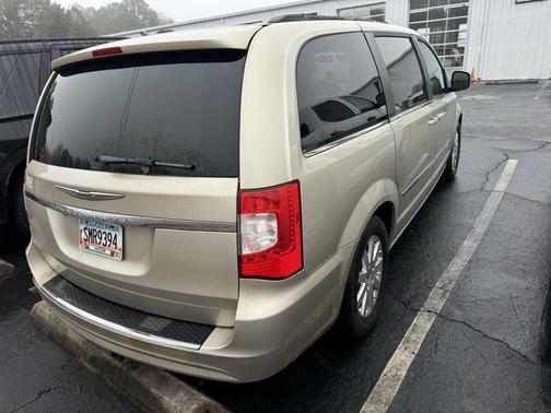2013 Chrysler Town & Country Touring
