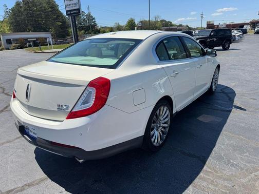 2013 Lincoln MKS Base