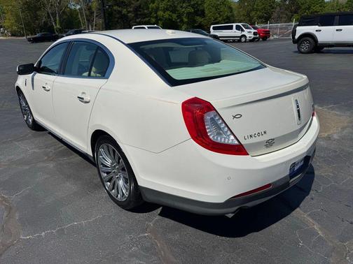2013 Lincoln MKS Base