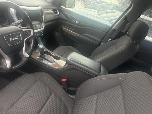 2019 GMC Acadia SLE-1