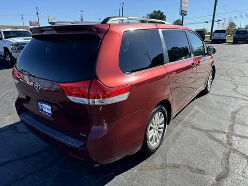 2011 Toyota Sienna XLE