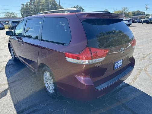 2011 Toyota Sienna XLE