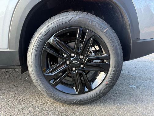 Sterling Gray Metallic 2026 Chevrolet Trax FWD ACTIV