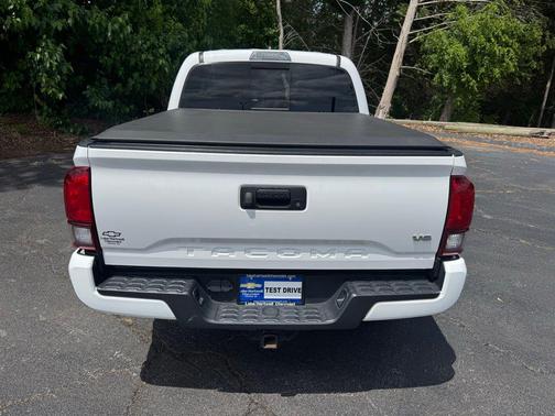 White 2022 Toyota Tacoma SR5