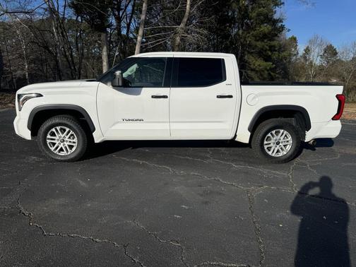 2022 Toyota Tundra SR5