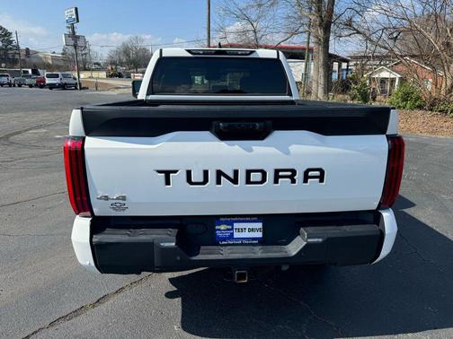 2022 Toyota Tundra SR5