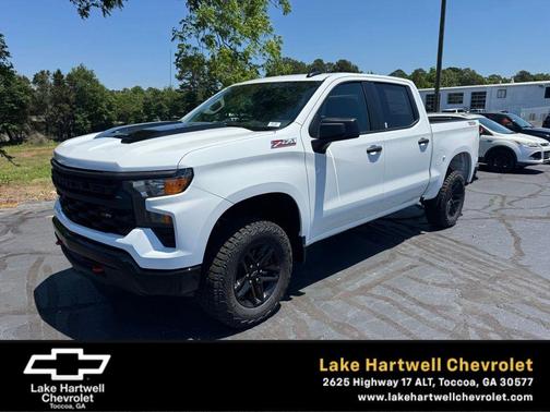 Summit White 2026 Chevrolet Silverado 1500 Custom Trail Boss