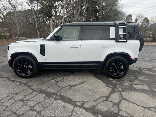 2023 Land Rover Defender 110 X-Dynamic SE