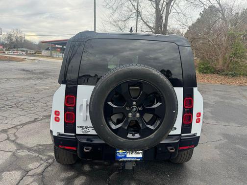 2023 Land Rover Defender 110 X-Dynamic SE