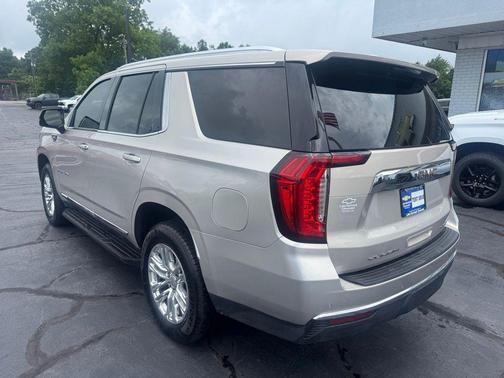 Pearl Beige Metallic 2022 GMC Yukon SLT
