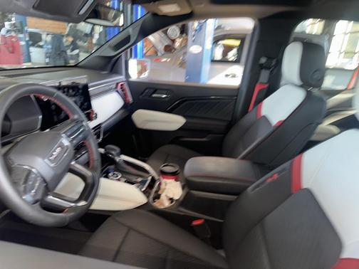 2024 GMC Canyon AT4X