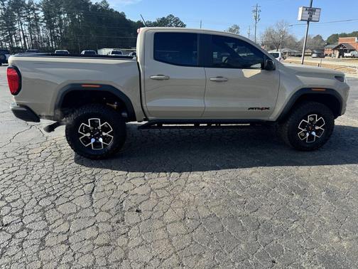 2024 GMC Canyon AT4X