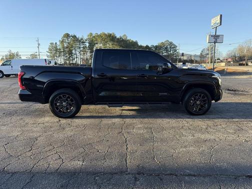 2024 Toyota Tundra Hybrid Platinum