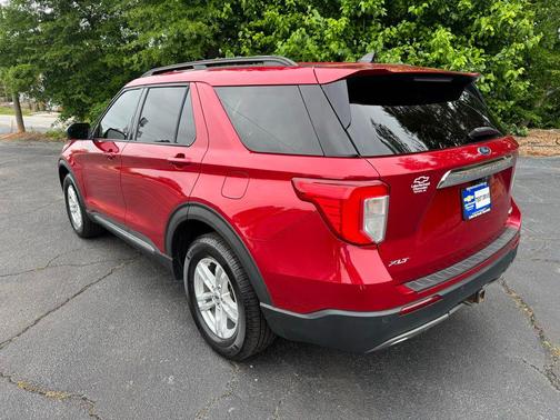 Rapid Red Metallic Tinted Clearcoat 2021 Ford Explorer XLT