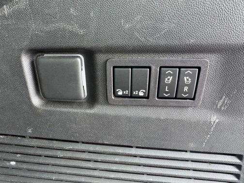 Summit White 2023 Chevrolet Suburban Premier