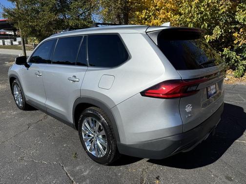 2024 Toyota Grand Highlander Platinum