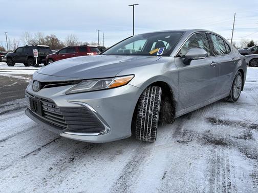 2022 Toyota Camry Hybrid XLE