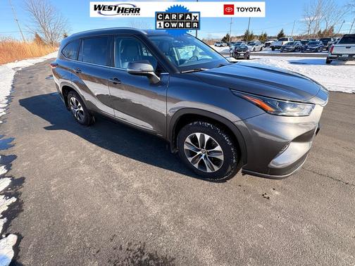 2024 Toyota Highlander Hybrid XLE