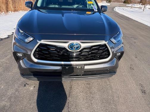 2024 Toyota Highlander Hybrid XLE