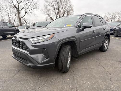 2022 Toyota RAV4 XLE