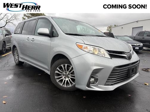 2020 Toyota Sienna XLE