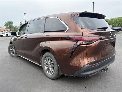2021 Toyota Sienna XLE 7 Passenger