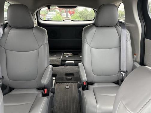 2021 Toyota Sienna XLE 7 Passenger