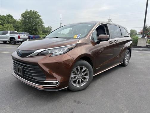 2021 Toyota Sienna XLE 7 Passenger