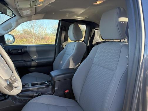 2019 Toyota Tacoma SR