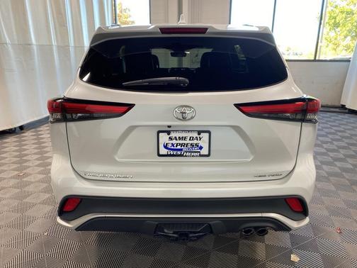 2022 Toyota Highlander XSE