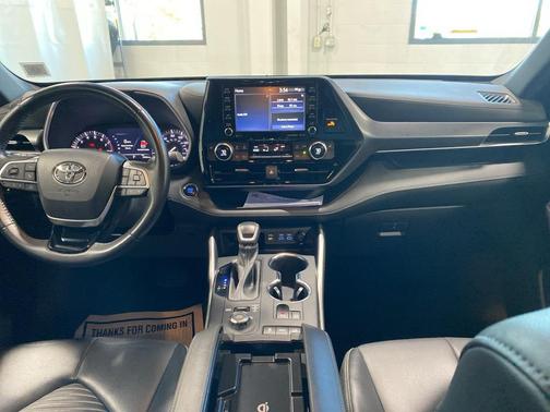 2022 Toyota Highlander XSE