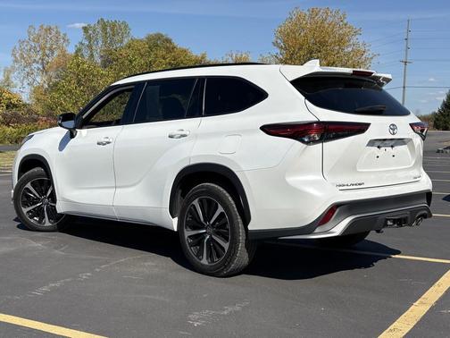 2022 Toyota Highlander XSE