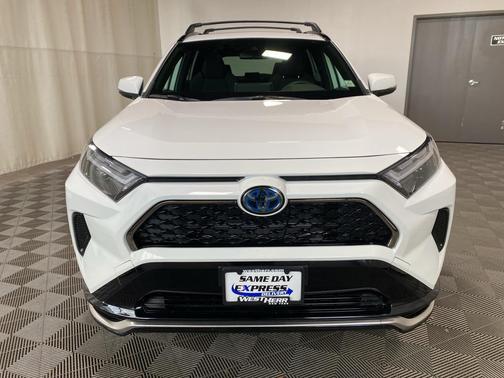 2024 Toyota RAV4 Prime SE