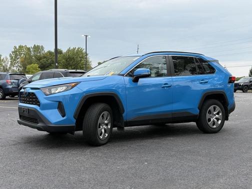 2020 Toyota RAV4 LE