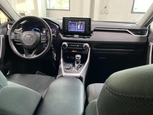 2021 Toyota RAV4 Hybrid LE
