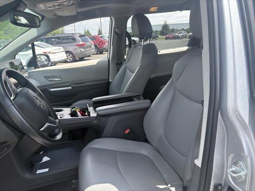 2021 Toyota Sienna XLE 7 Passenger