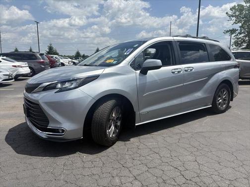 2021 Toyota Sienna XLE 7 Passenger