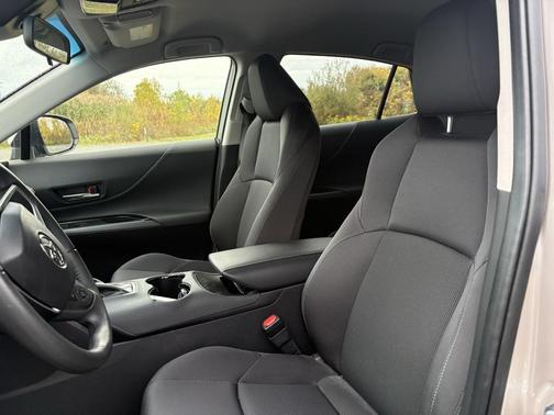 2022 Toyota Venza LE