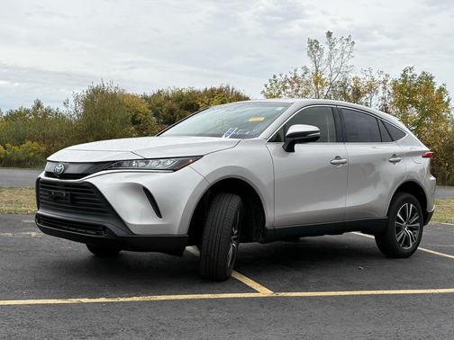 2022 Toyota Venza LE