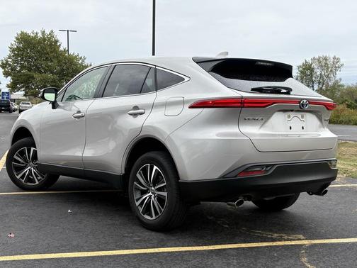 2022 Toyota Venza LE