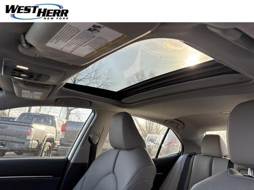 2023 Toyota Camry Hybrid XLE