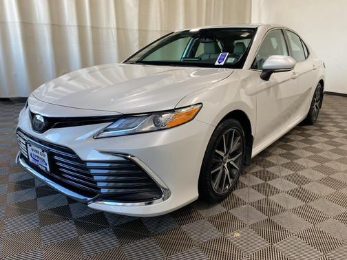 2023 Toyota Camry Hybrid XLE