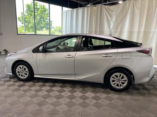 2016 Toyota Prius Two