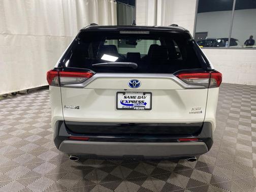 2021 Toyota RAV4 Hybrid SE