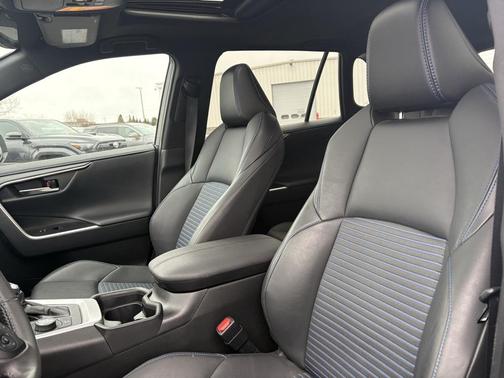 2021 Toyota RAV4 Hybrid SE